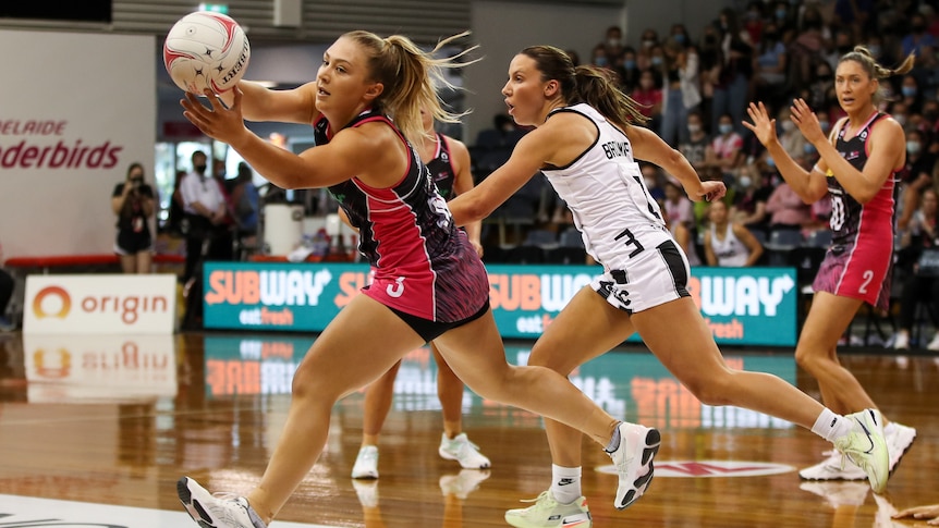 Adelaide Thunderbirds Beat Collingwood Magpies In Super Netball Opener Giants Beat Nsw Swifts
