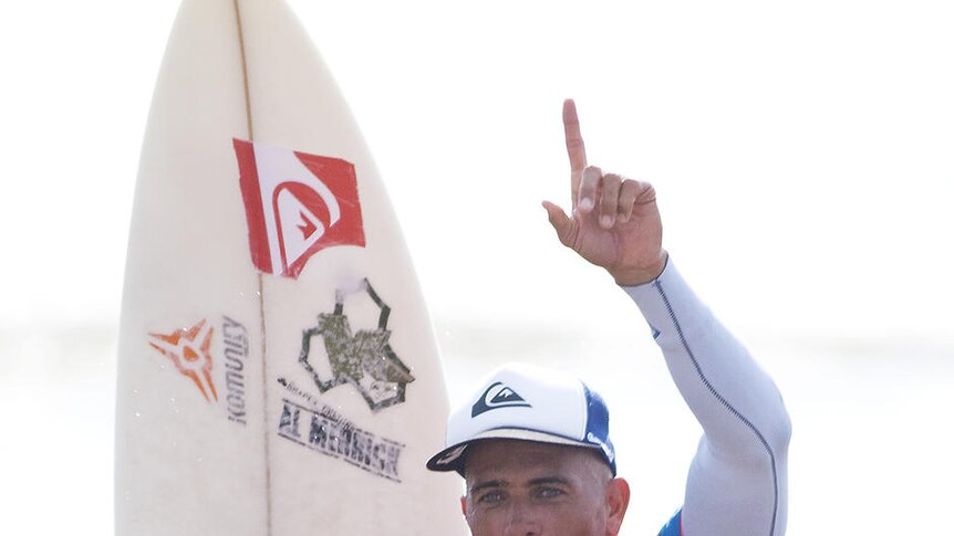 Kelly Slater has pushed closer to a 10th world title with victory in Portugal