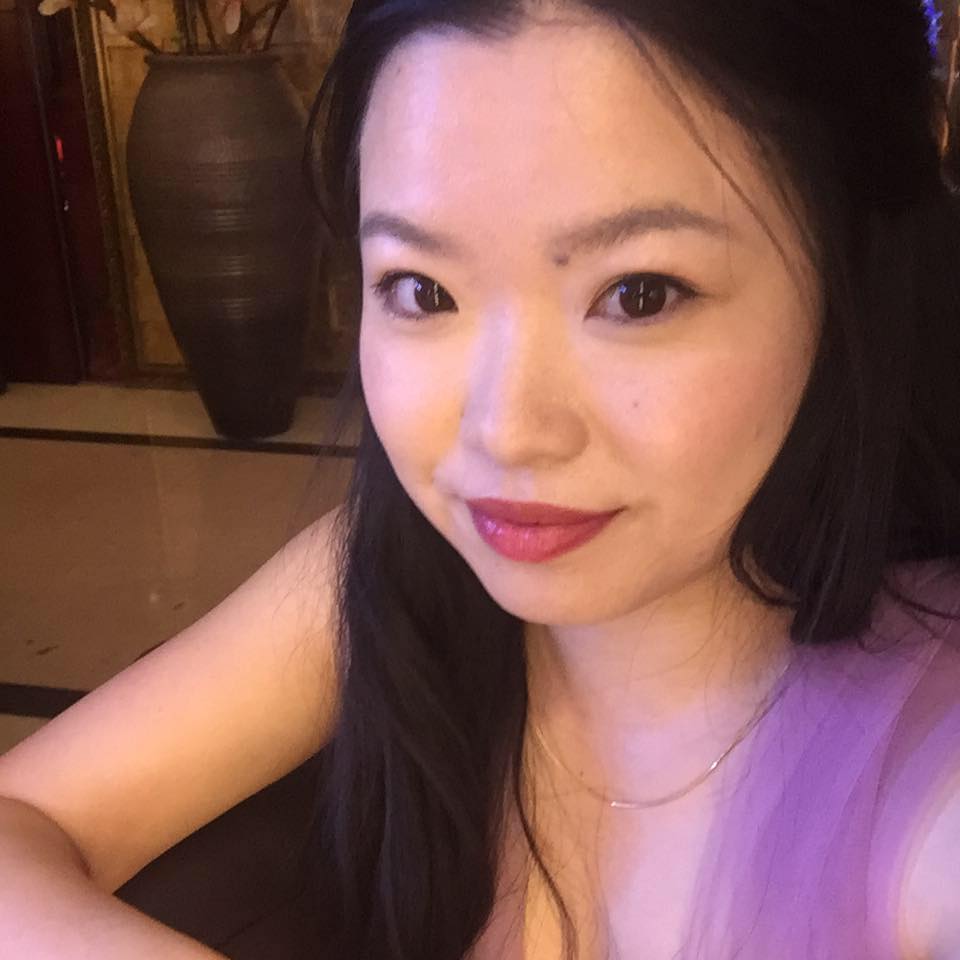 Chen Cheng looks at the camera for a selfie.