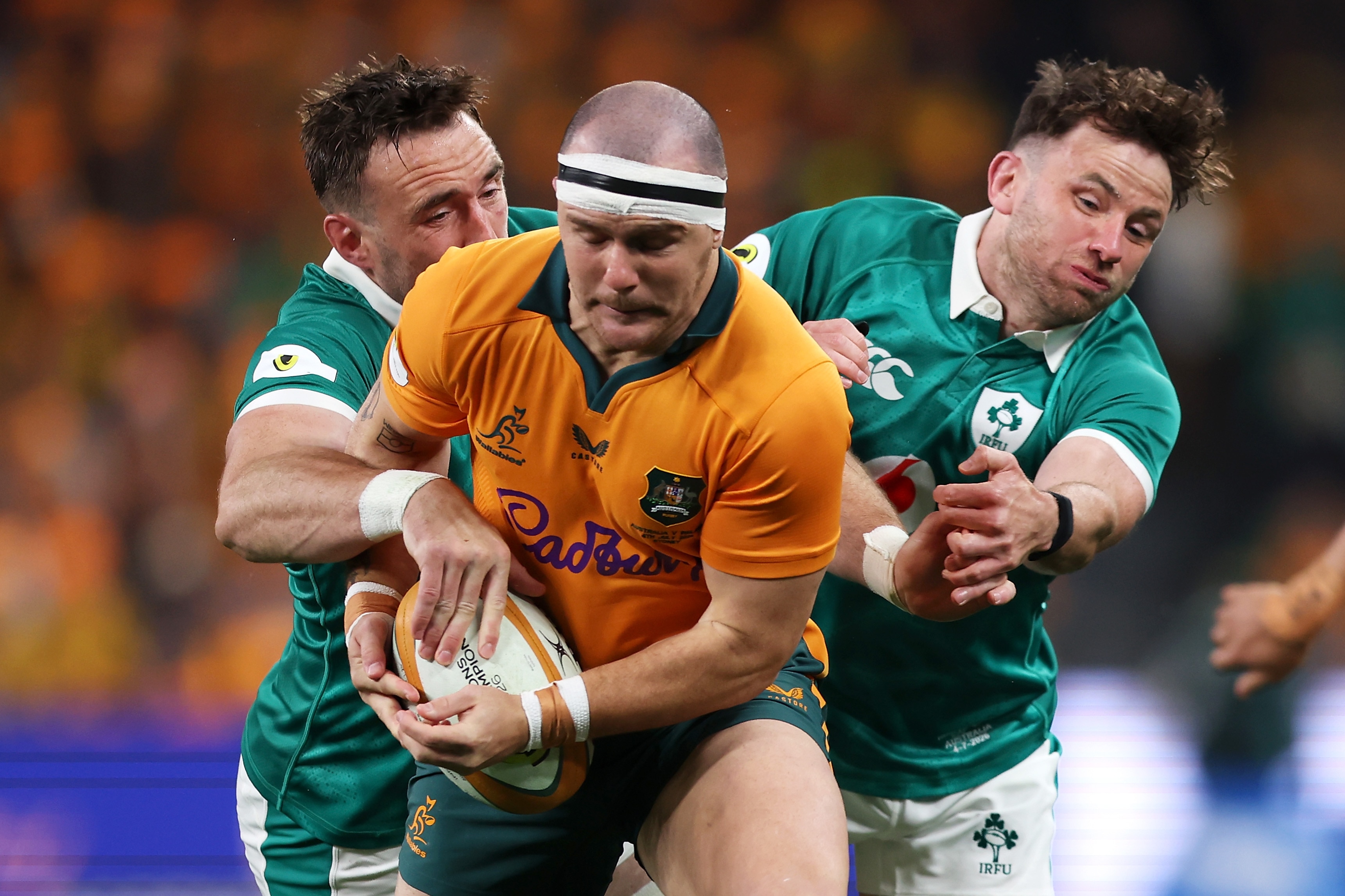 Live: Wallabies on top of Ireland in frenetic Nations Championship Test