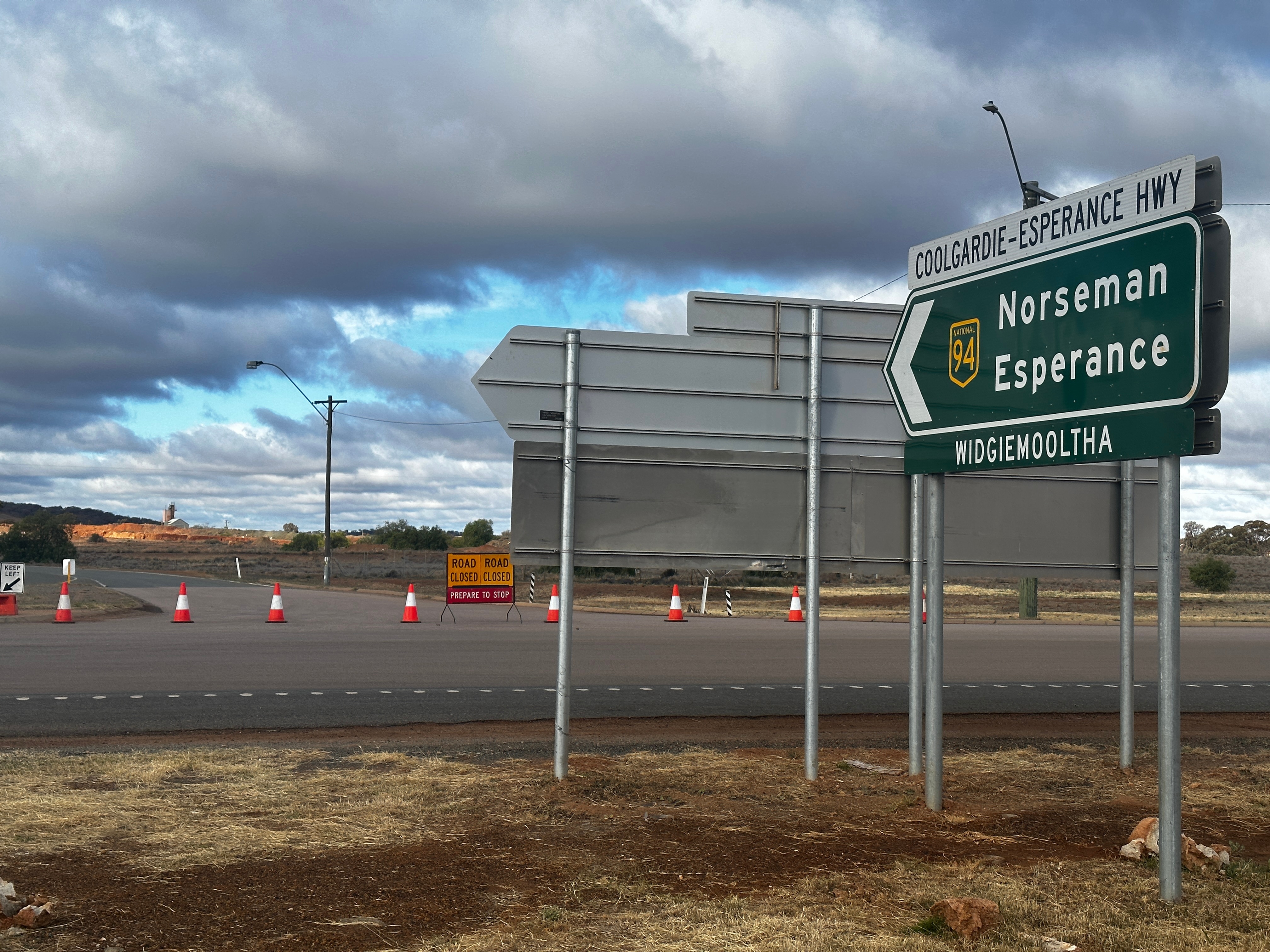 a sign that reads Norseman and esperance 