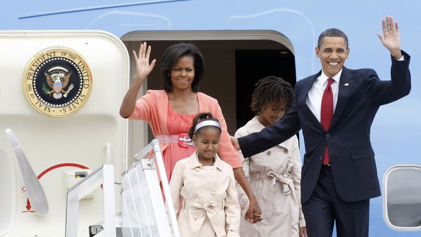 US President Barack Obama arrives in Russia with his family
