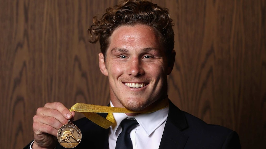 Wallabies vice-captain Michael Hooper with the 2016 John Eales medal.