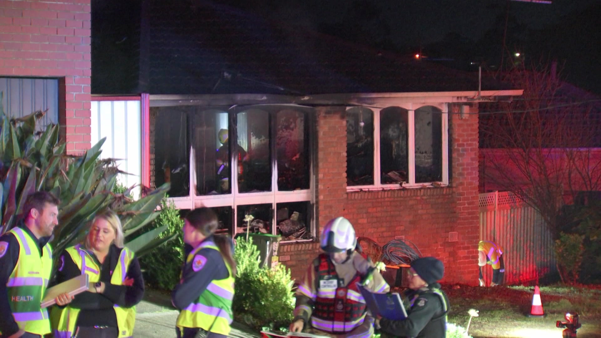 Three adults, four children flee suspicious Melbourne house fire