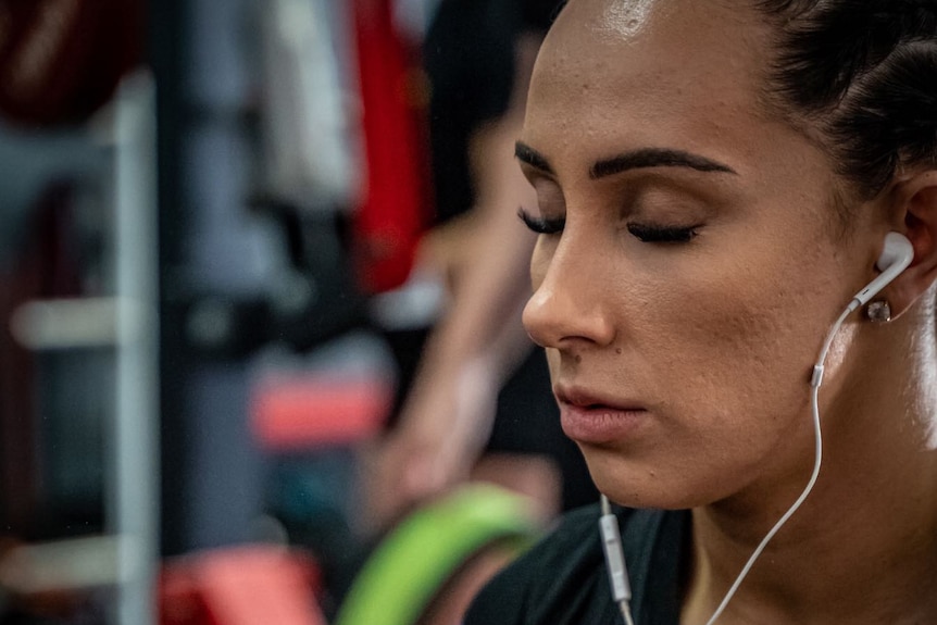 How Lily Riley overcame cancer to break weightlifting records and star in a movie