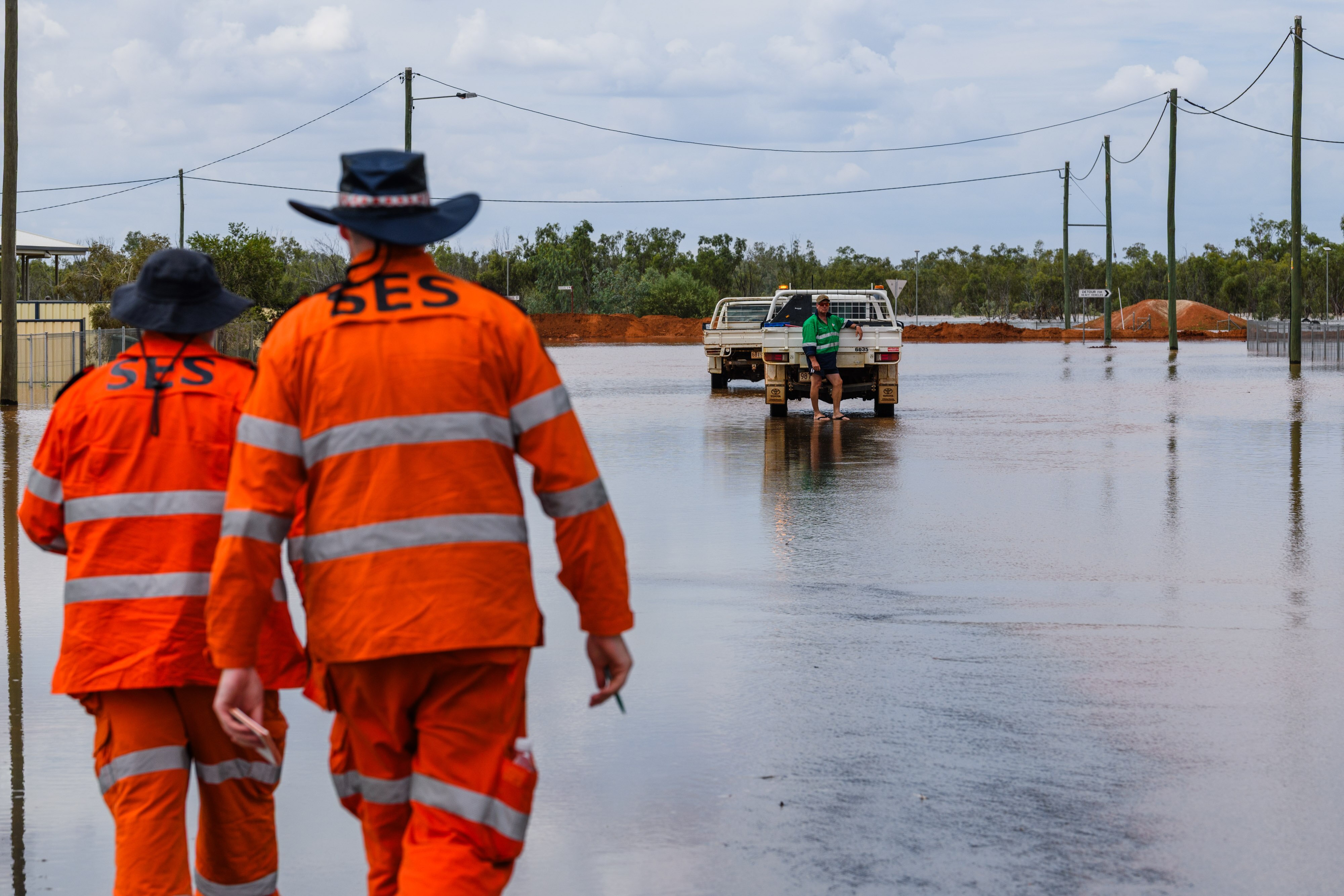 Queensland flood crisis deepens - ABC listen