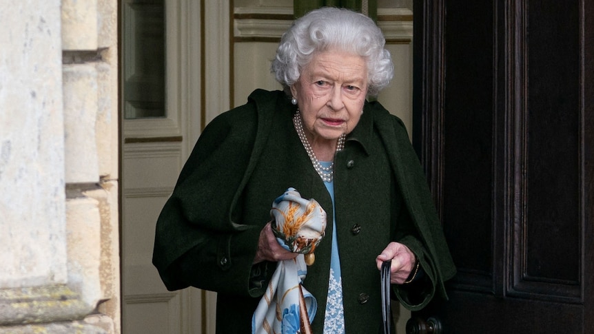 Queen Elizabeth leaves the Sandringham House with a walking cane in hand.