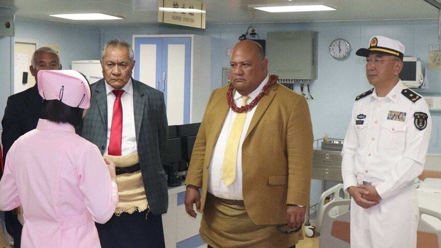 Nurse shows Tongan delegation Peace Ark facilities