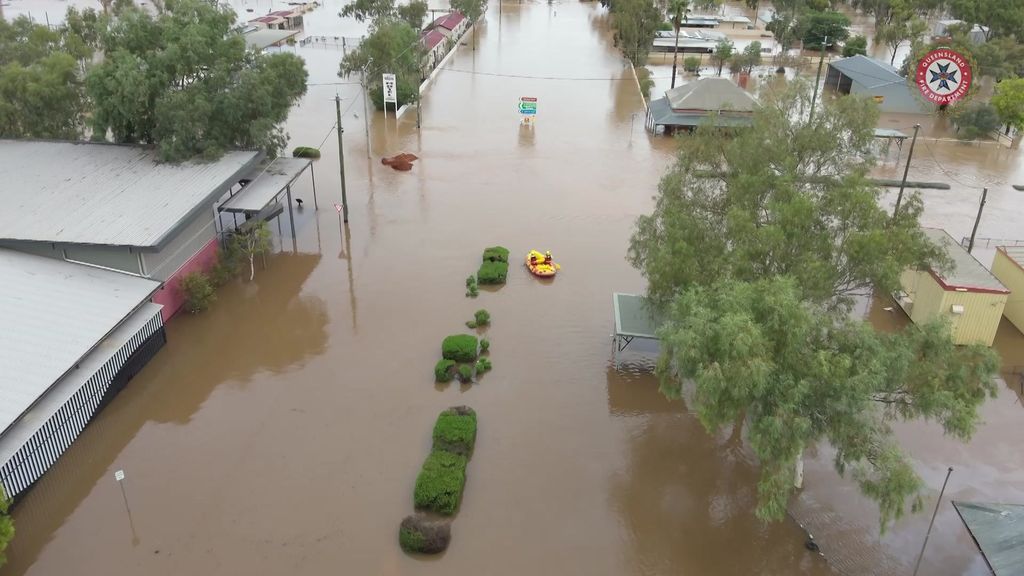Queenslanders prepare for flood cleanup - ABC listen