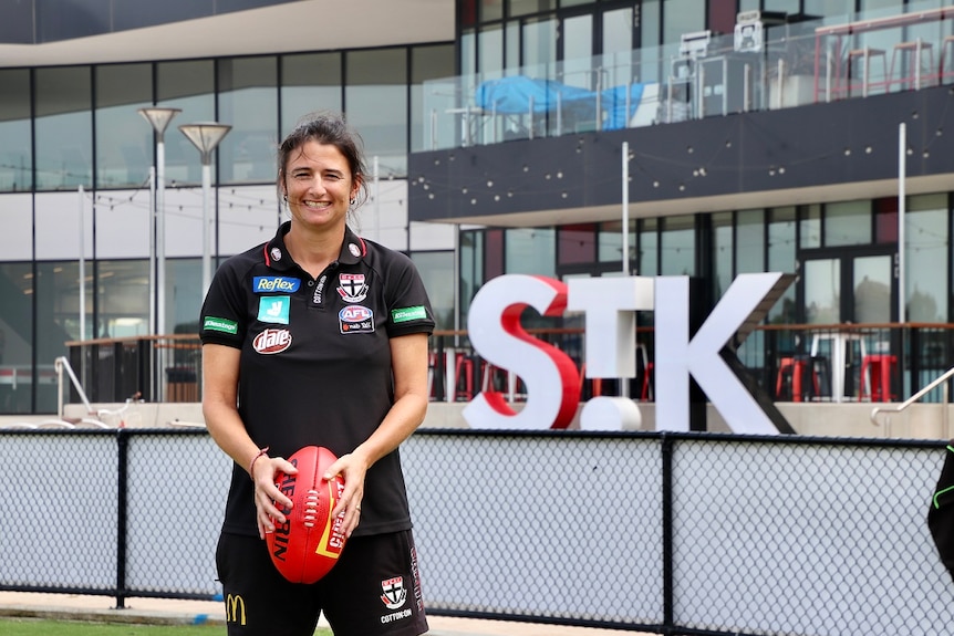 Peta Searle is the only senior coach in the AFLW this year.
