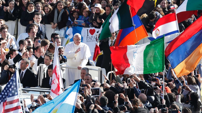 Pope Francis meets crowd