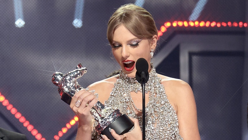 Taylor Swift at the VMAs 2022