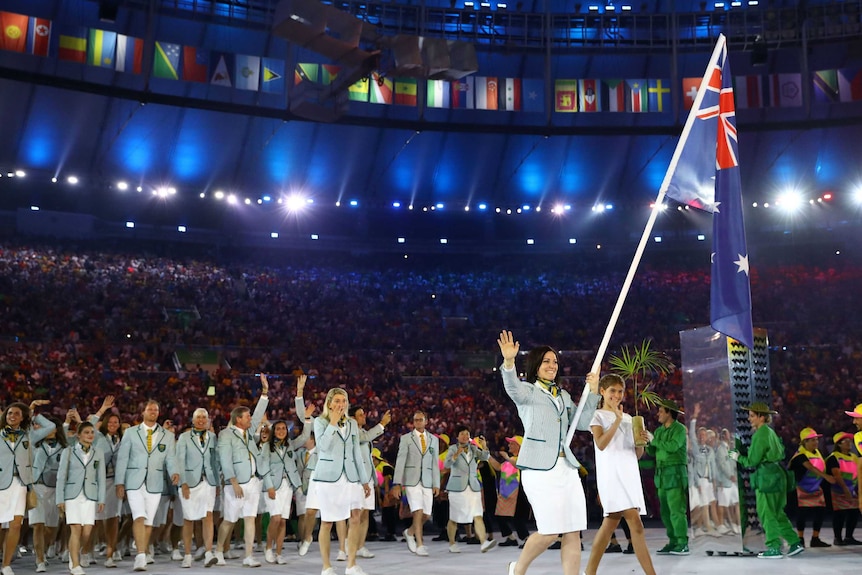 Anna Meares leads out Australia