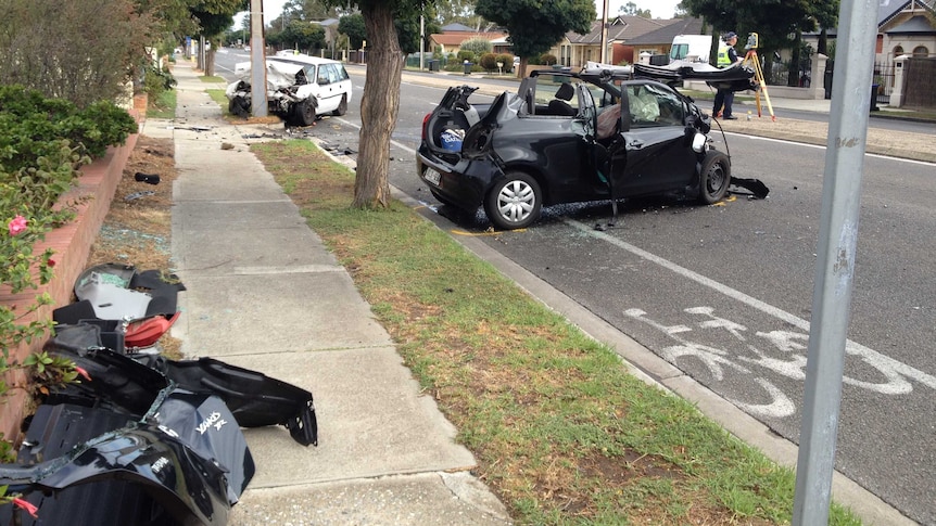 One killed in head-on collision on Grange Road, Adelaide