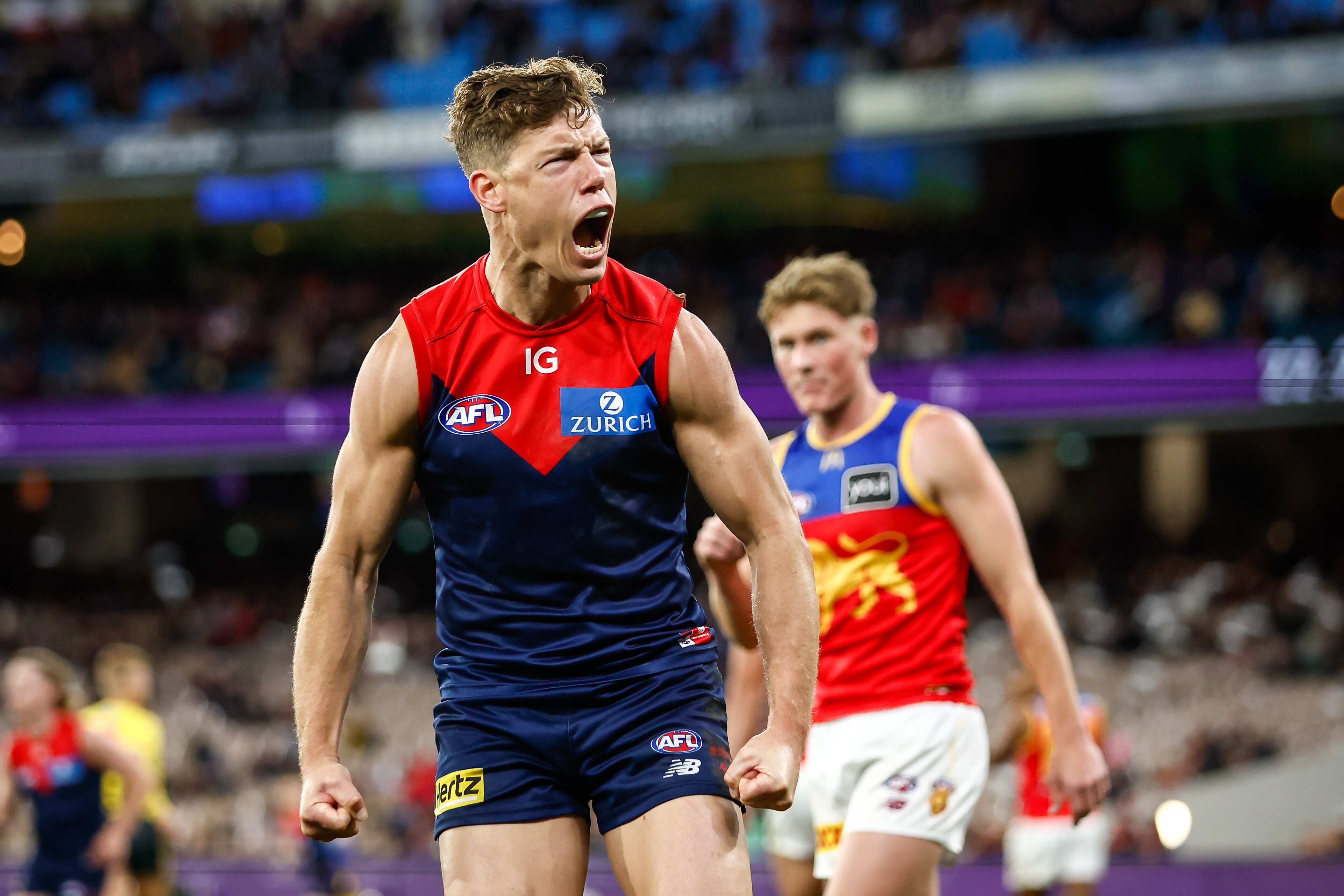 Melbourne snatch one point win from Brisbane as Jake Melksham completes  epic comeback - ABC News