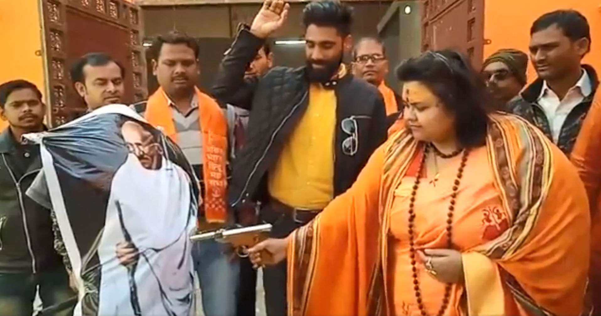 Hindu Nationalist Leader Pooja Pandey Arrested For Shooting An Effigy Of Gandhi Abc News