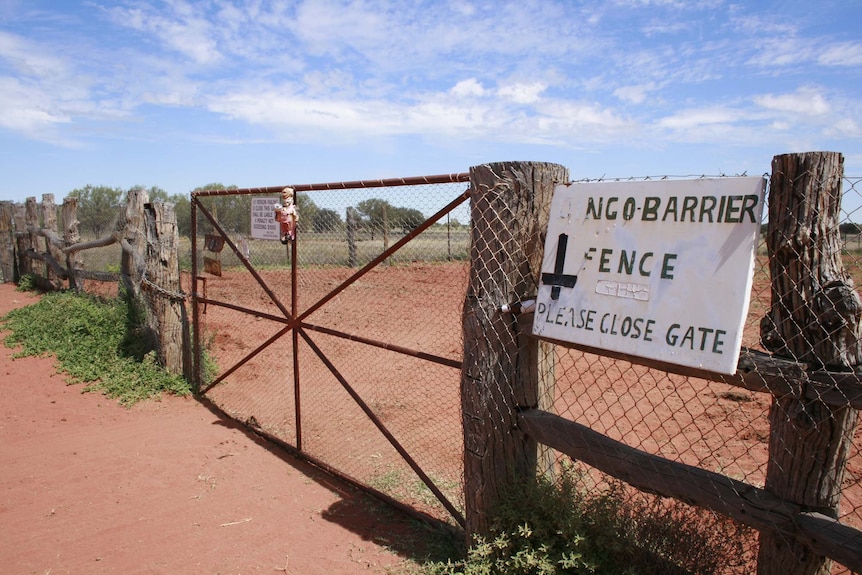 Собачий забор в австралии