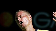 Lleyton Hewitt reacts to a missed opportunity against Robin Vik
