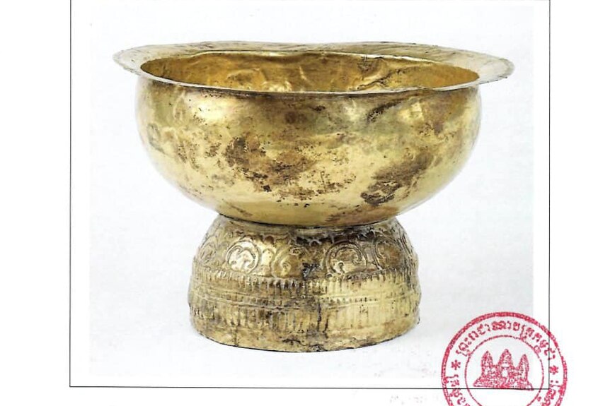 An ancient golden bowl item.
