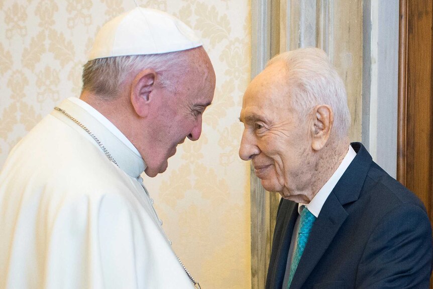 Israel statesman Shimon Peres and Pope Francis in 2016