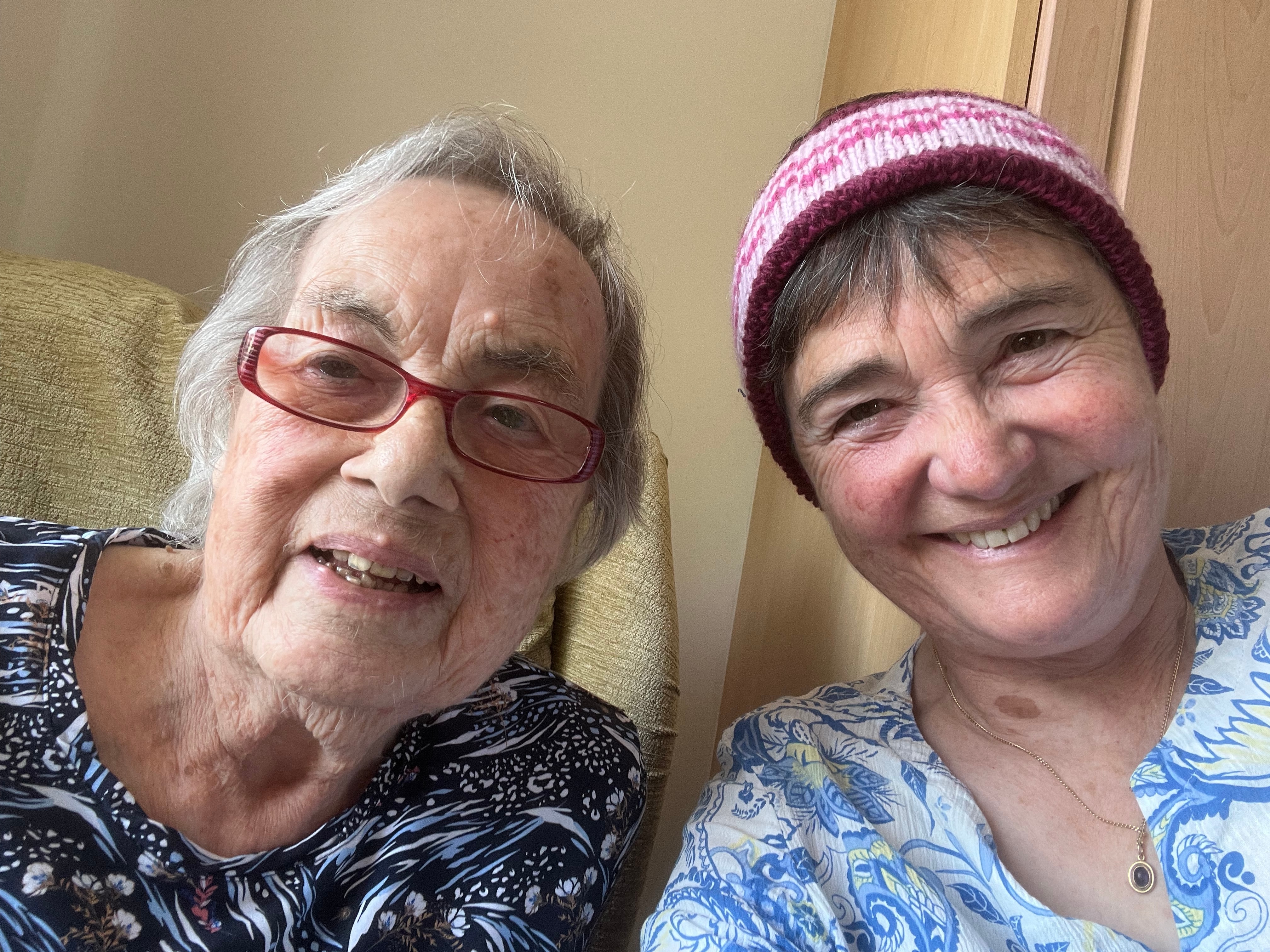 A British dual citizen's warning to hundreds of thousands looking to renew passports