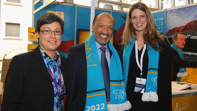 Asia chief Mohamed Bin Hammam, pictured here wearing a scarf for Australia's 2022 bid, says he will be voting for rivals Qatar.