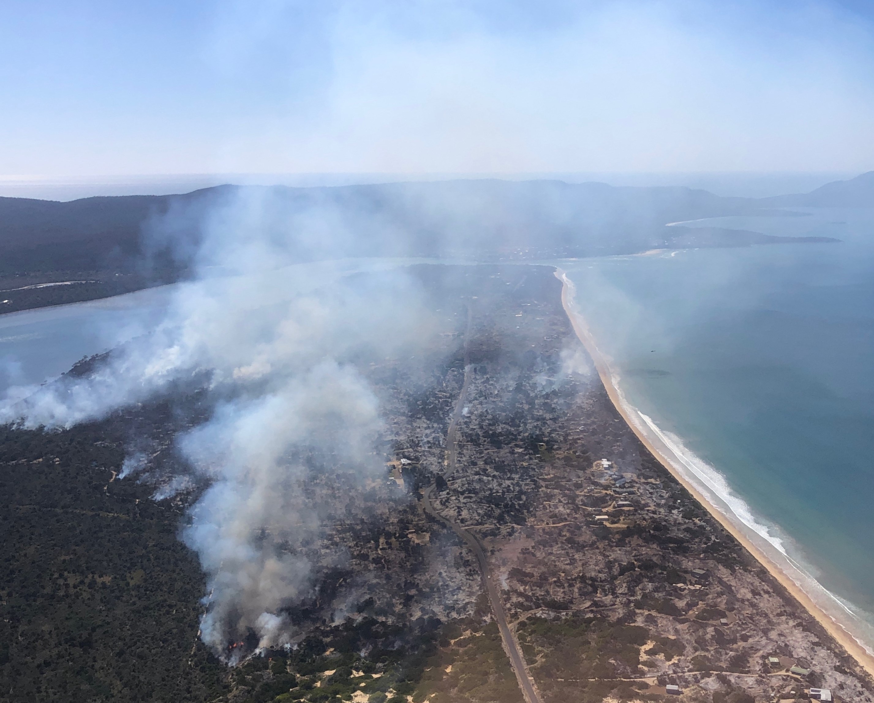 Aerial view of Dolphin Sands bushfire.