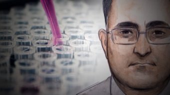 A court sketch of Bradley Edwards next to a series of small test tubes and a pink vial of liquid in a lab.