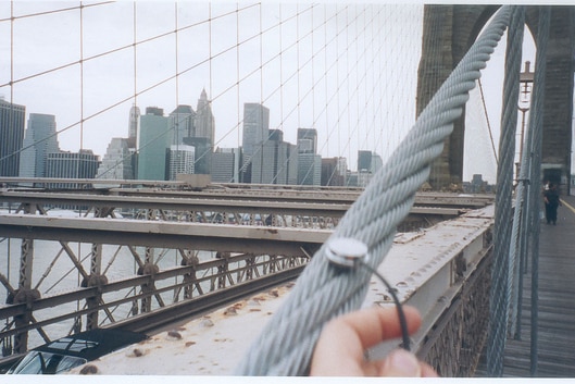 Jodi Rose recording Brooklyn Bridge, New York