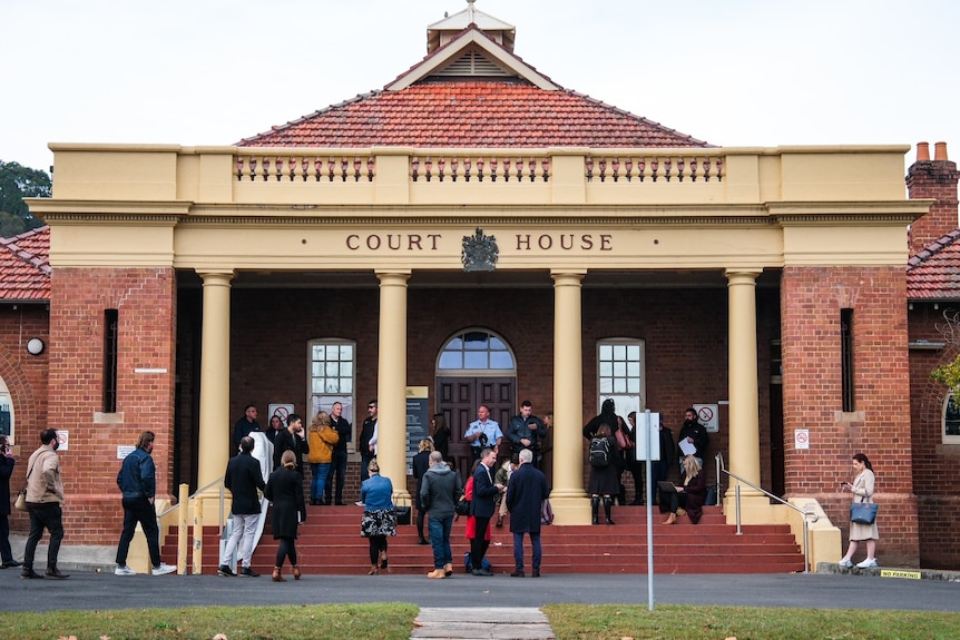 court house exterior