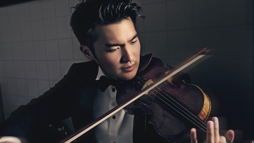 Australian violinist Ray Chen playing the violin