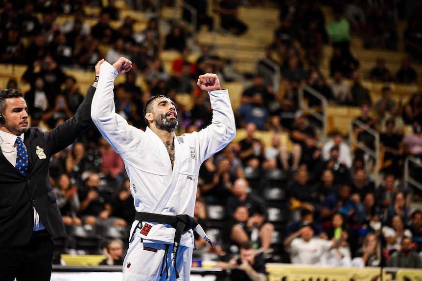 Leandro Lo: Brazilian Jiu-Jitsu world champion dies after being shot in the  head by 'off-duty policeman' at gig, World News