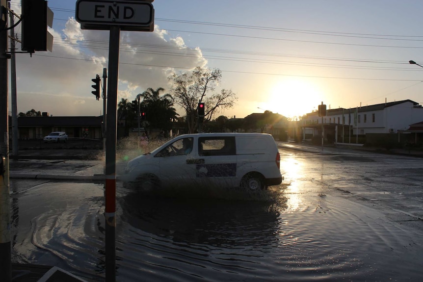 Flash flooding after Broken Hill hailstorm