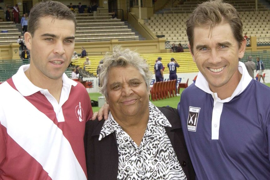 Matthew Bradley, Mrs Faith Thomas and Justin Langer before the start of the Day/Night match.