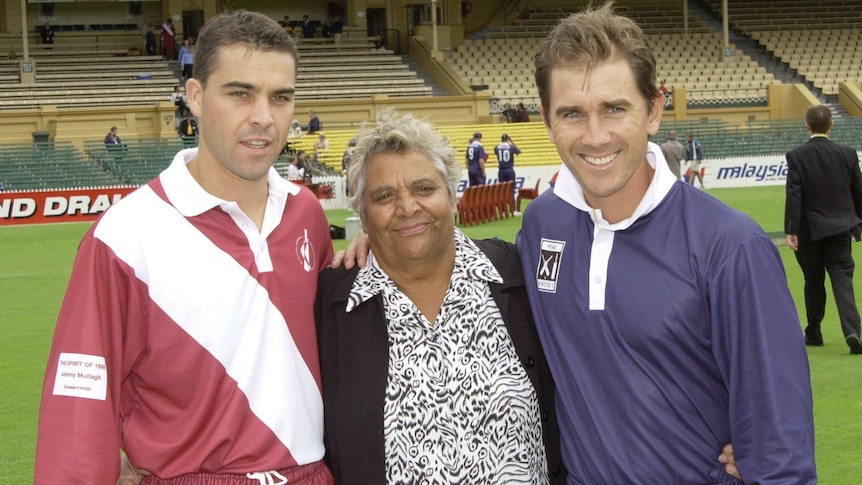 Matthew Bradley, Mrs Faith Thomas and Justin Langer before the start of the Day/Night match.