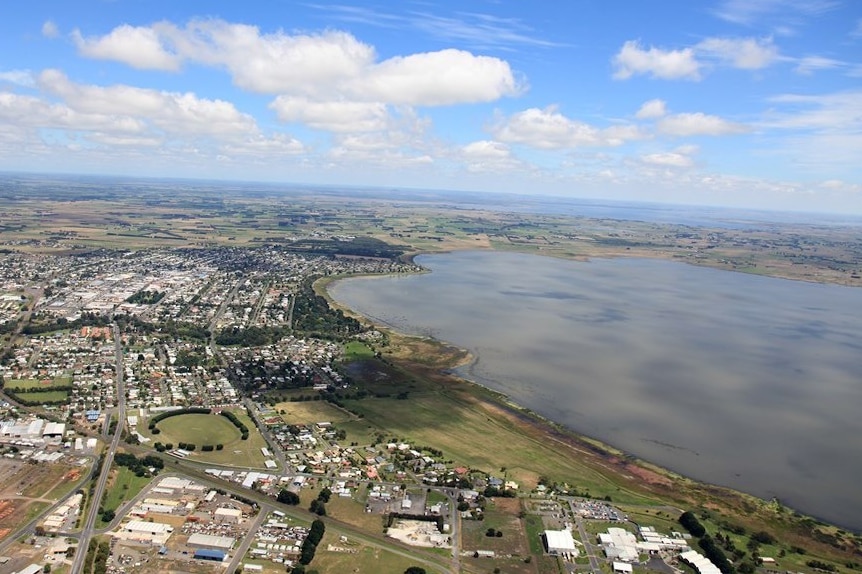 Water levels at Lake Colac, Victoria's largest natural freshwater lake, have never fully recovered since drying up a decade ago.