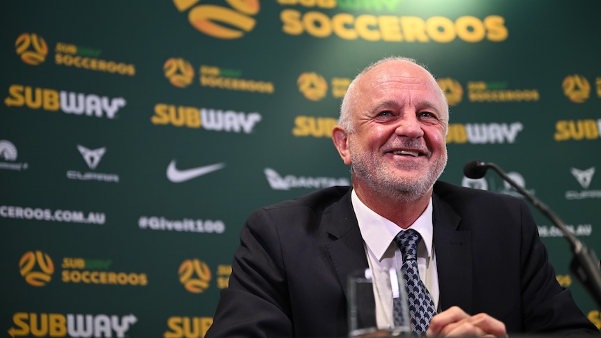 Graham Arnold re-signs as Socceroos coach