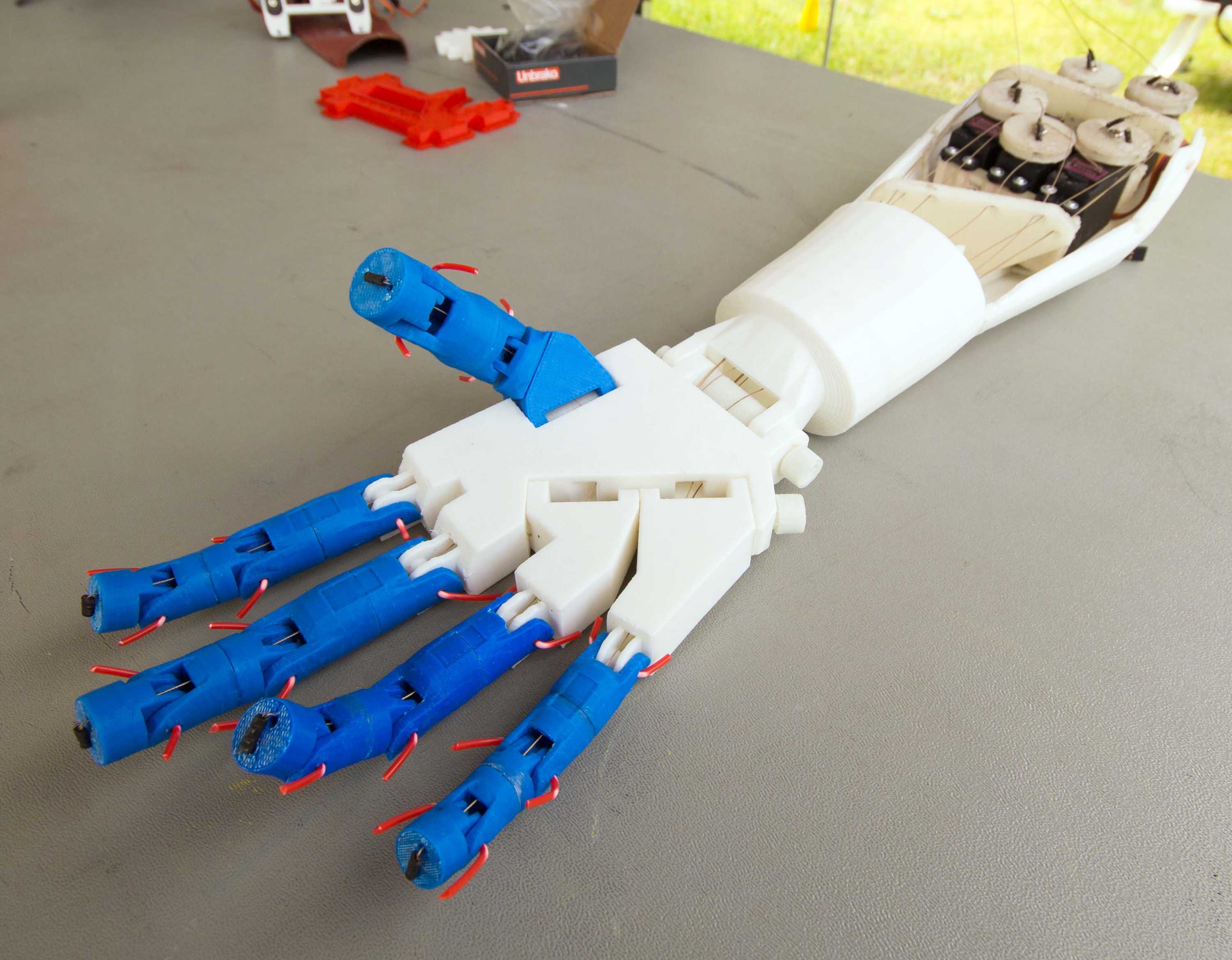 Young designers use modern technology to bring robot to life - ABC News