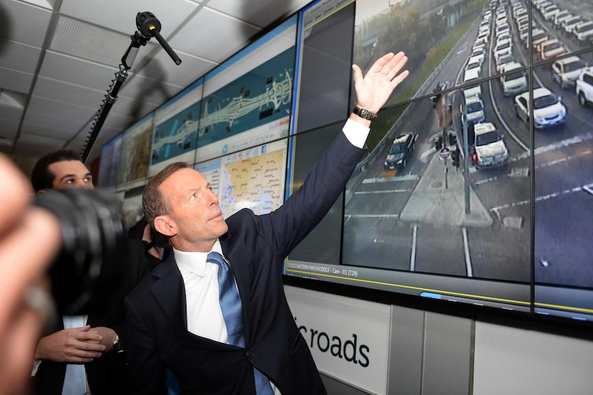 Tony Abbott visits the Traffic Management Centre in Melbourne.