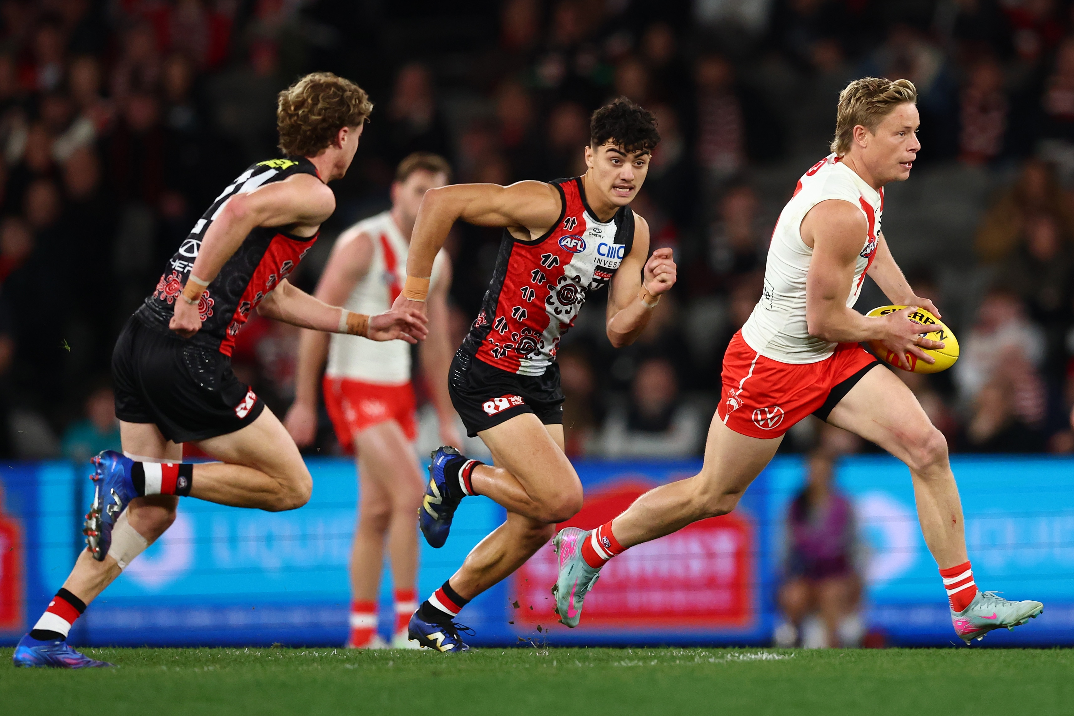 Live: Swans looking for top gear against Saints ahead of Sunday night football