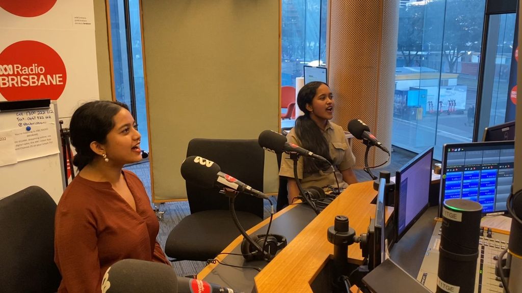 These Brisbane Sisters Can Sing All 195 Of The World S National Anthems Abc News