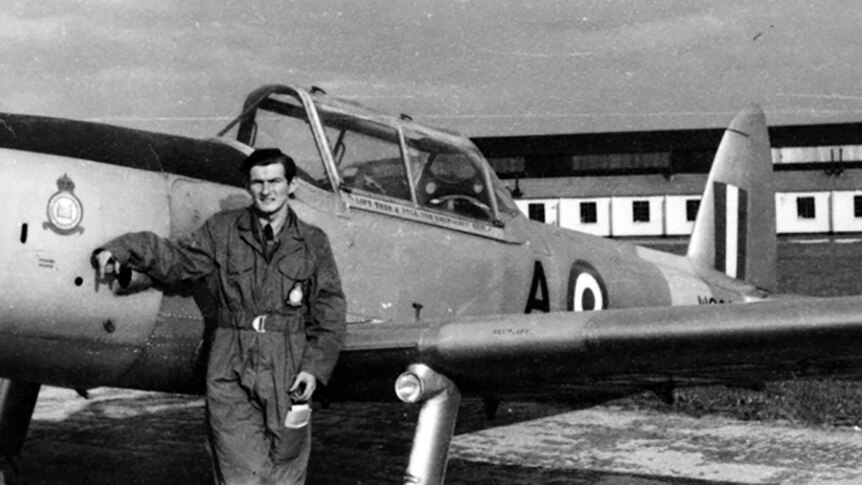 Bob Hawke the pilot in Oxford.