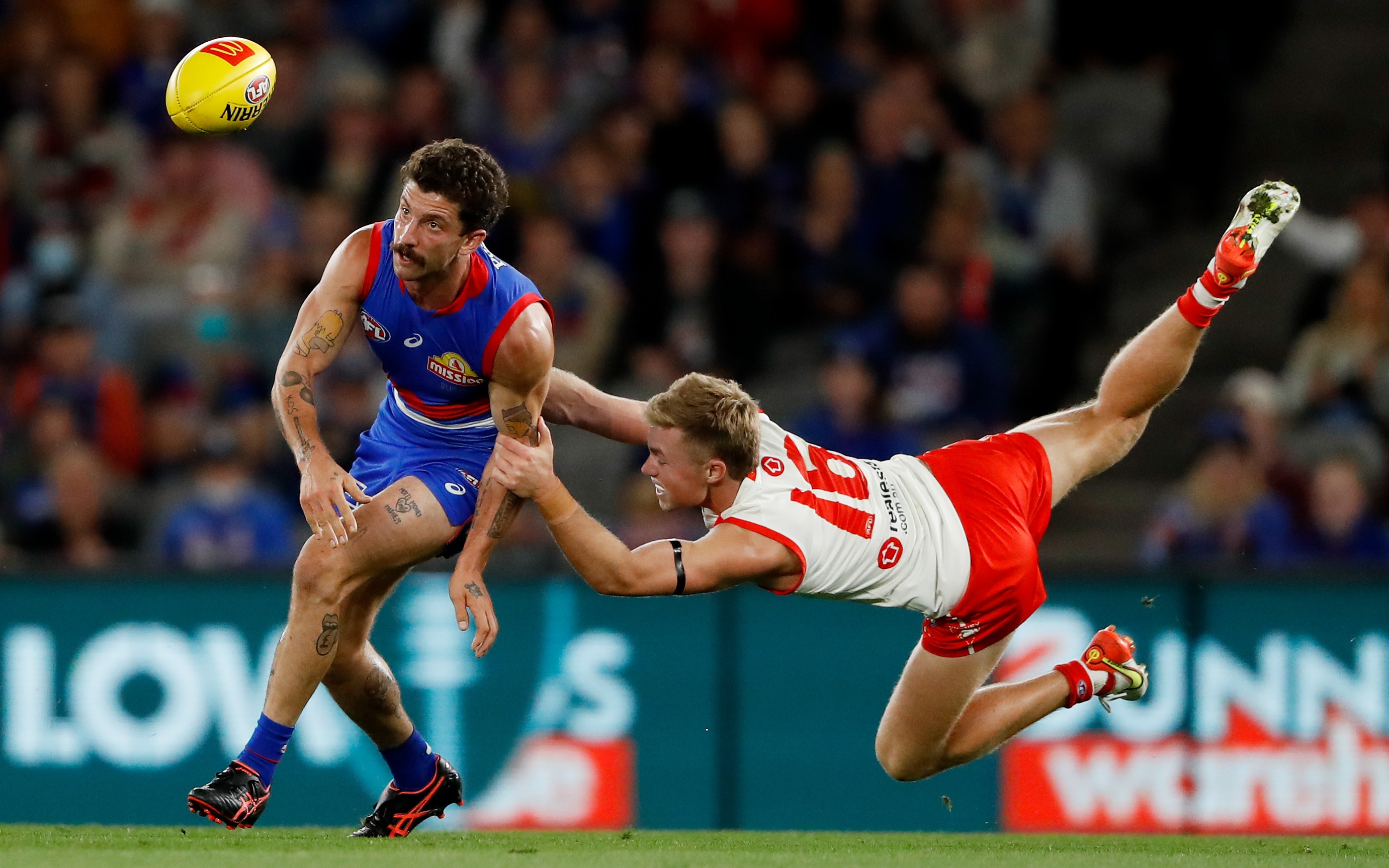 AFL Live ScoreCentre: Sydney Swans Vs Western Bulldogs Live Scores ...