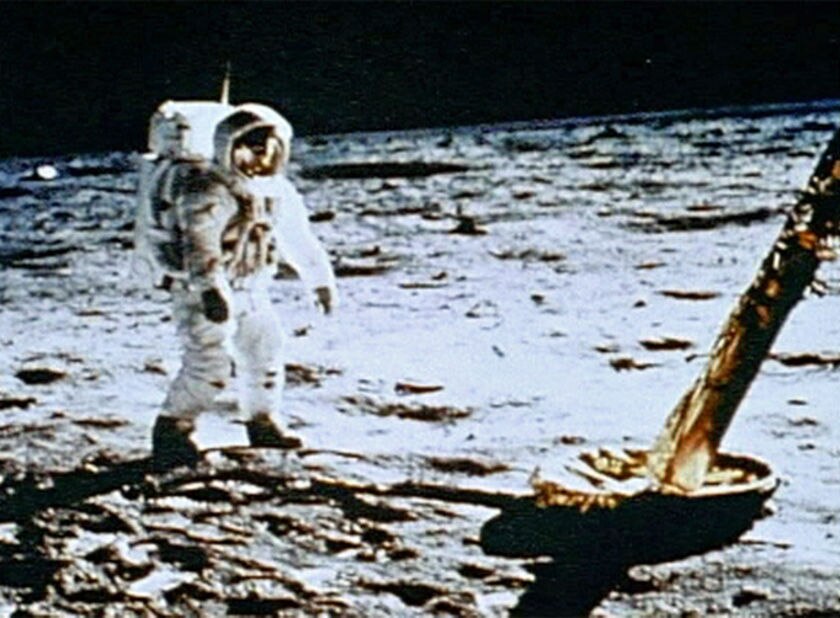 First man on moon Neil Armstrong dead - ABC News