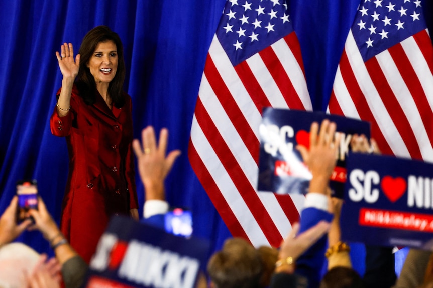 Haley smiles and waves to crowds 