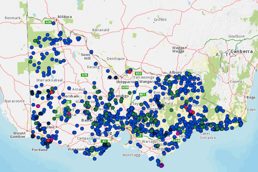 A map of Victoria covered in blue, green and red dots to show where planned burns are located.