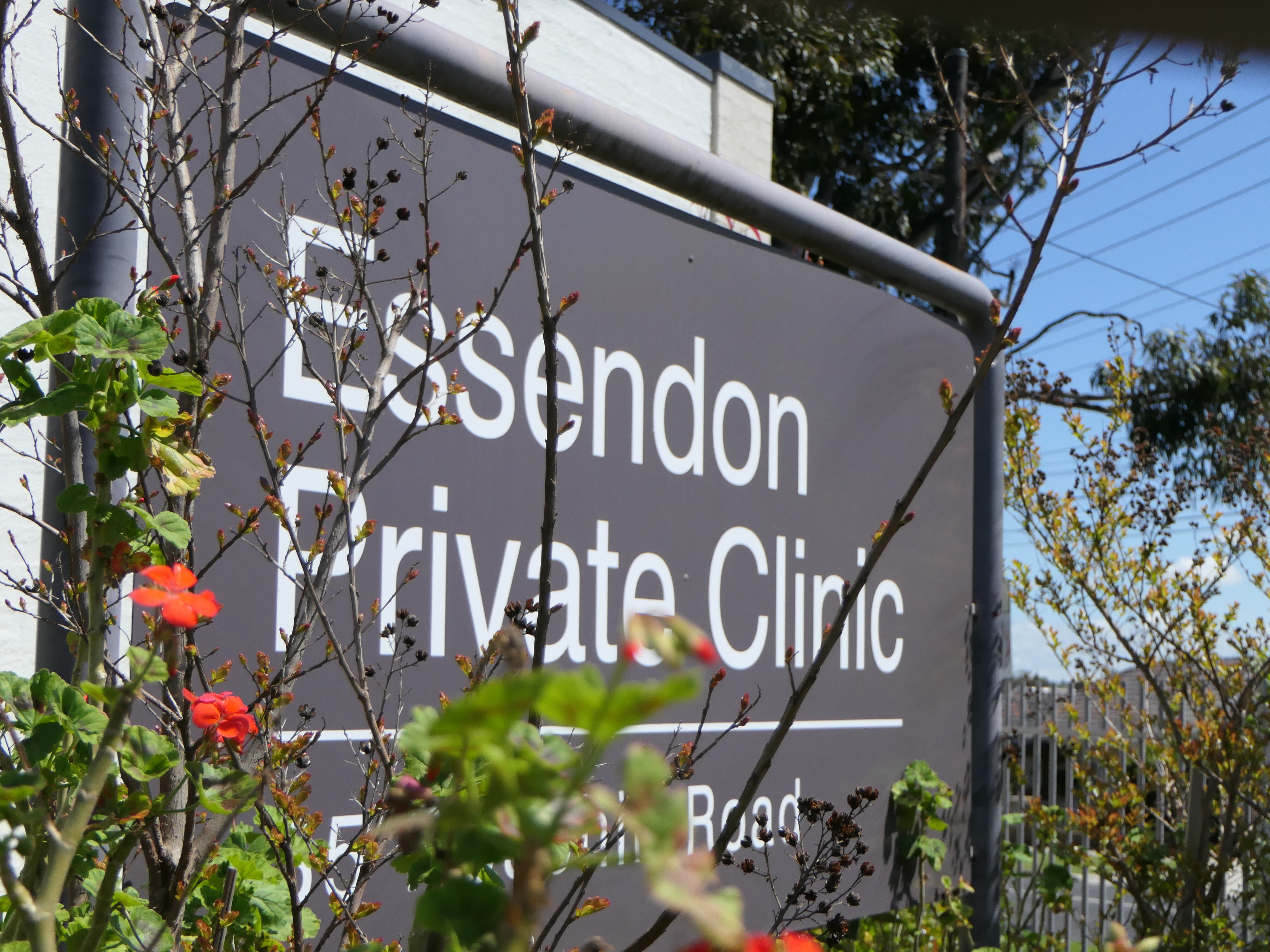 Mental health patients say they felt 'dismissed' and 'abandoned' at Essendon Private Clinic