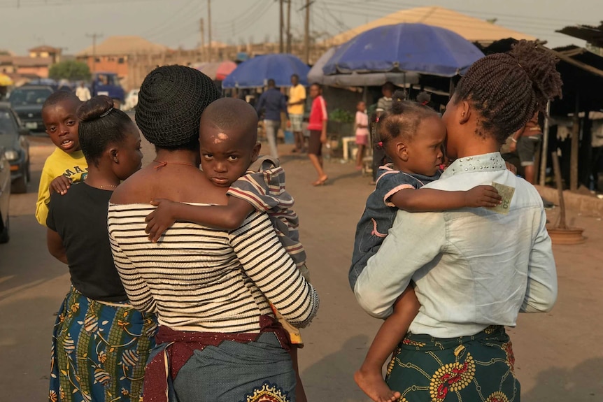 Mothers with children in Nigeria