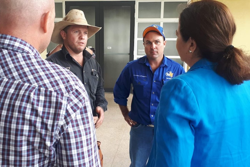 Annastacia Palaszczuk meets Cloncurry graziers and stock agents