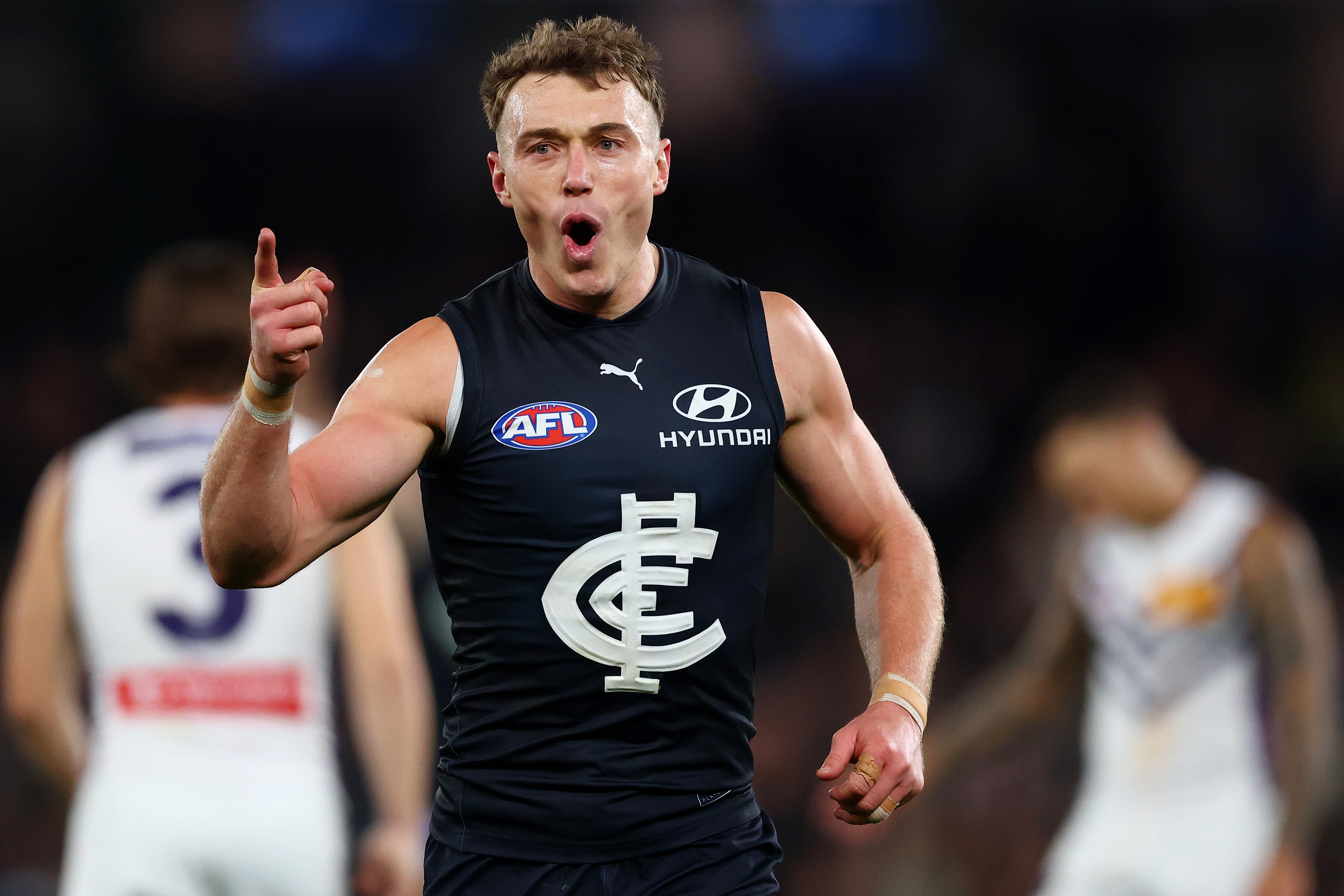 Live: Blues dominate Freo, Dees host Dogs amid ex-Swans coach's culture call
